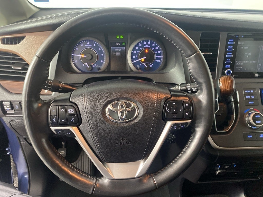 2020 Toyota Sienna Limited 7 Passenger